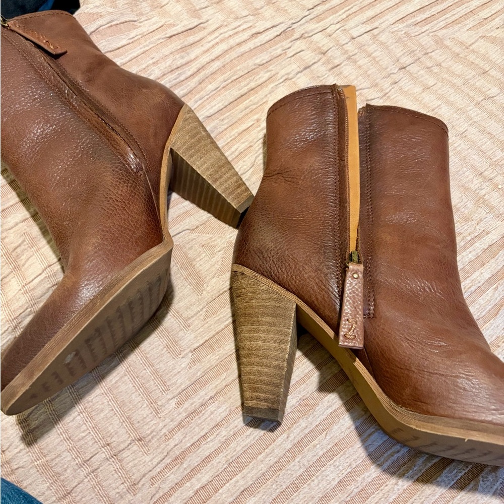 Zodiac Brown Leather Ankle Boots